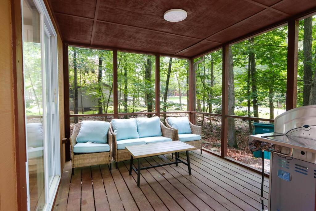 Quiet Chalet In The Woods Family Getaway Villa East Stroudsburg Eksteriør bilde